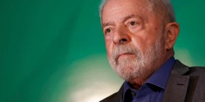 Lula diz que PIB cresceu mais que o previsto por “negacionistas”